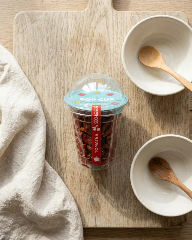 AI product photo of the Pop Cup dried tomato cup: flat lay